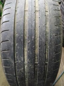 Goodyear 235/45R18 94W