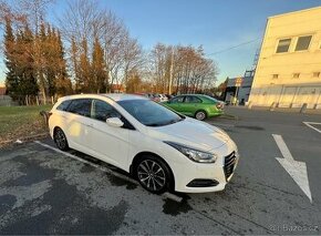 Hyundai i40 combi 2016 1.7 CRDi Led Kamera Navi Senzory - 1