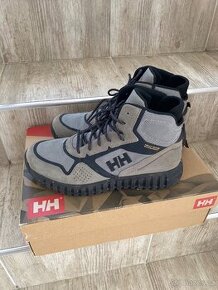 Helly Hanson - 1