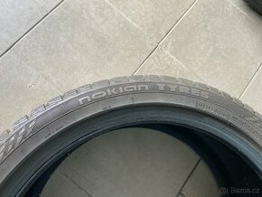 235/45R19 zimni nokian - 1