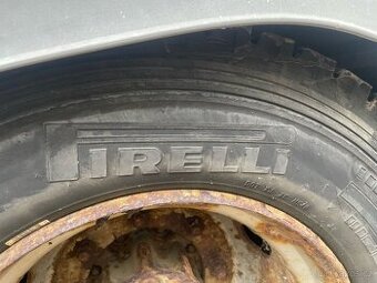 Pneu Pirelli 265/70 r 19,5