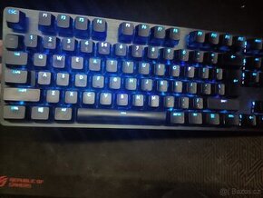 Mechanická klávesnice Logitech G513