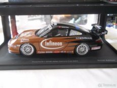 Autoart Porsche 911 (996) GT3R #1 - Infineon - Kwan - Carrer