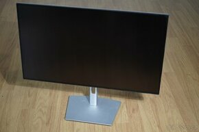 27"  Dell UltraSharp 27 USB-C Hub Monitor - U2722DE