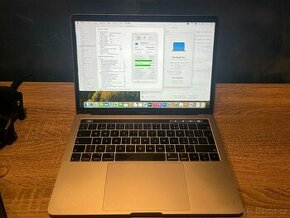 Macbook PRO 13, 2019, 16GB, čtyřjádro