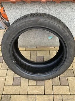 255/45R19