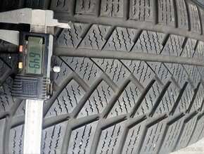 Zimní pneu Continental  235/45 r20