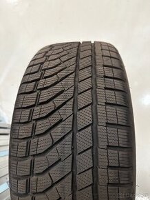 17" Zimní pneu 245/45 R17 prakticky nové FALKEN EUROWINTER