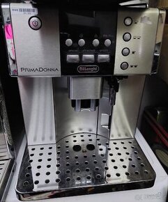 Kávovar Delonghi PrimaDonna