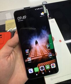 Mobilní telefon Xiaomi 13T Pro 5G 512GB černý + sluchátka