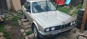 BMW 2.0 V6 - 1