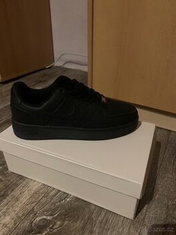 Nike Airforce 1 triple black