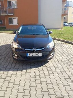 Opel Astra J 1.4 74Kw na LPG Rok.výroby 2014