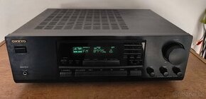 Na Opravu RECEIVER ONKYO TX-8211 Nehraje jedná strana..