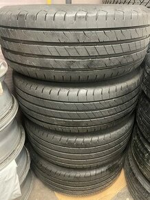 Pneu Goodyear 235/55r17” letní