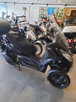 Piaggio MP3 300