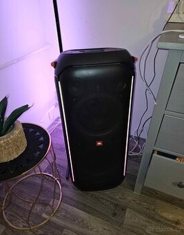 Jbl party bedna 710