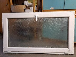 Plastové okno sklopné 150x85cm