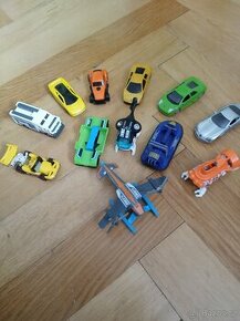 Autíčka Hot Wheels