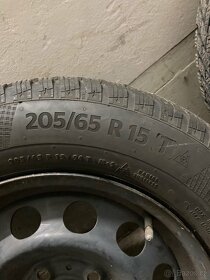 Zimní  pneu 205/65/15 conti - 1