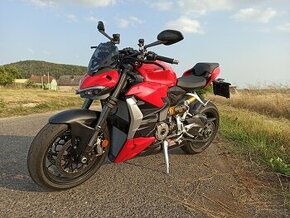 Ducati Streetfighter V2