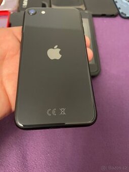 Prodám IPhone SE 64GB