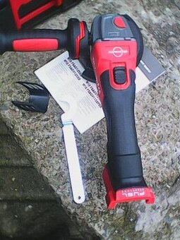 milwaukee M18 FSAG125XB-0 FUEL 125 mm úhlová bruska