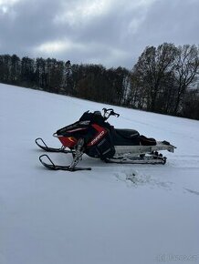 Sněžný skutr Polaris 800 RMK - 1