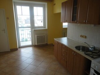 Pronájem 2+1, ulice Merhautova, Černá Pole, 80 m2, balkon, k