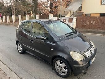 Mercedes-Benz A klasse W168.  1.6i. Rok 2003. Tažné  Klima