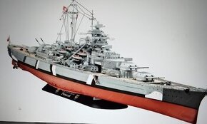 MODEL LODĚ BISMARCK REVELL 1:350 KE SLEPENÍ VÁNOČNÍ DÁREK