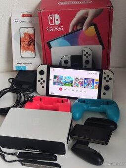 Nintendo Switch OLED + další příslušenství