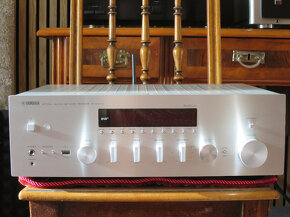 receiver Yamaha R-N803D