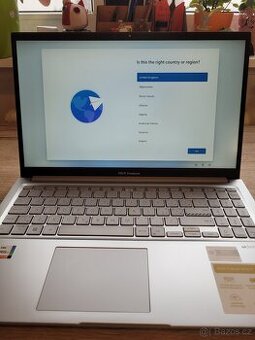 ASUS Vivobook 15 - i5 / 16GB RAM / 512GB SSD - Jako nový - 1