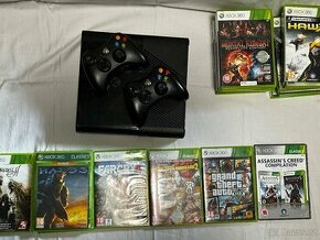 Konzole Xbox 360 s ovladači a hrami