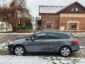 naftová Opel Astra Sports tourer 1.7Cdti  92kW 79000km