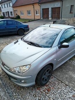 Peugeot 206 CC 1.6 benzín (2004)