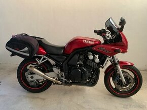 Yamaha FZS 600 Fazer