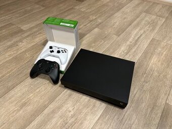 XBox One X 1TB