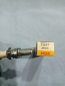 Svíčky NGK JR8B - 1