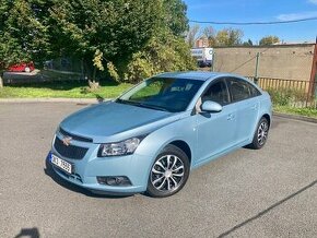 CHEVROLET CRUZE 1,6i EcoTec 91kW - 2.maj - pouze 78800km - 1