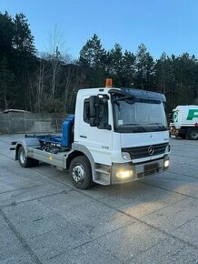 Mercedes Atego 1218 Hákový nosič kontejneru