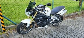 TRIUMPH Street Triple