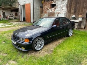 BMW 3 E36 323i 125kW sedan