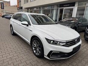 VW Passat B8 GTE 1.4 eTSI 160kW DSG R-Line - Zálohováno