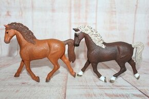 Figurky koní ze setů Schleich
