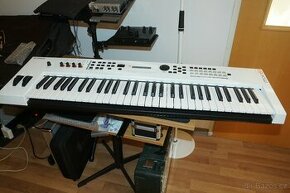 Prodám syntezátor Yamaha MX61 Version 2 White - 1