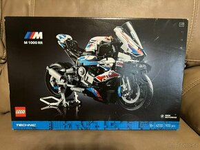 LEGO Technic 42130 BMW M 1000 RR, 1920 dílků - 1