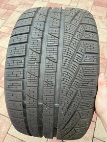 Zimní 275/35/19 pirelli sottozero