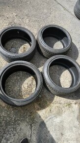 Pneu 245/35 R18